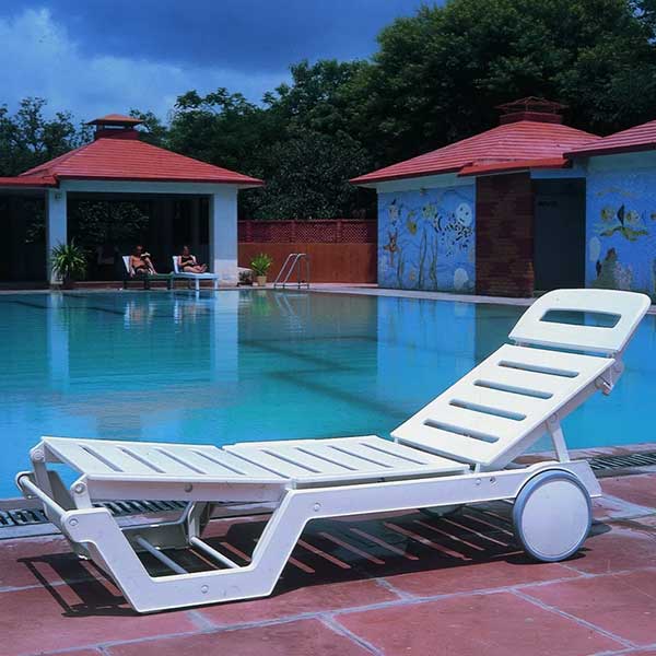 Poolside Plastic Lounger Manufacturers, Suppliers in Delhi