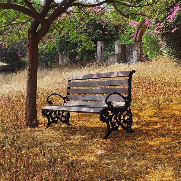 Lawn Bench Manufacturers, Suppliers in Delhi