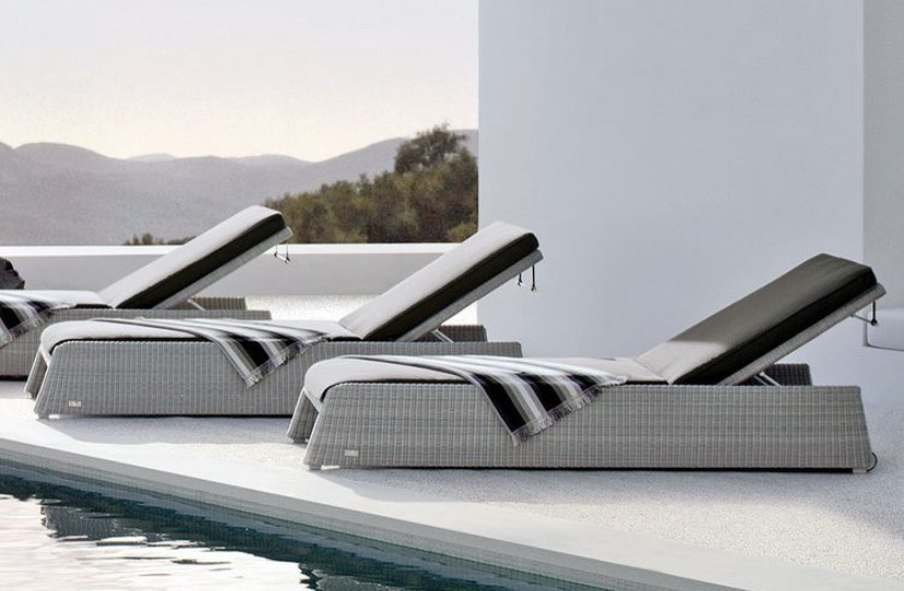 Modern Outdoor Poolside Sunbed Manufacturers, Suppliers in Delhi