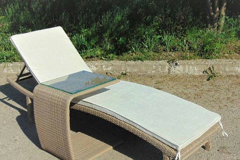 Poolside Lounger Sunbed Manufacturers, Suppliers in Delhi