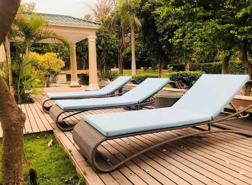 Poolside Sunbed Lounger Manufacturers, Suppliers in Delhi